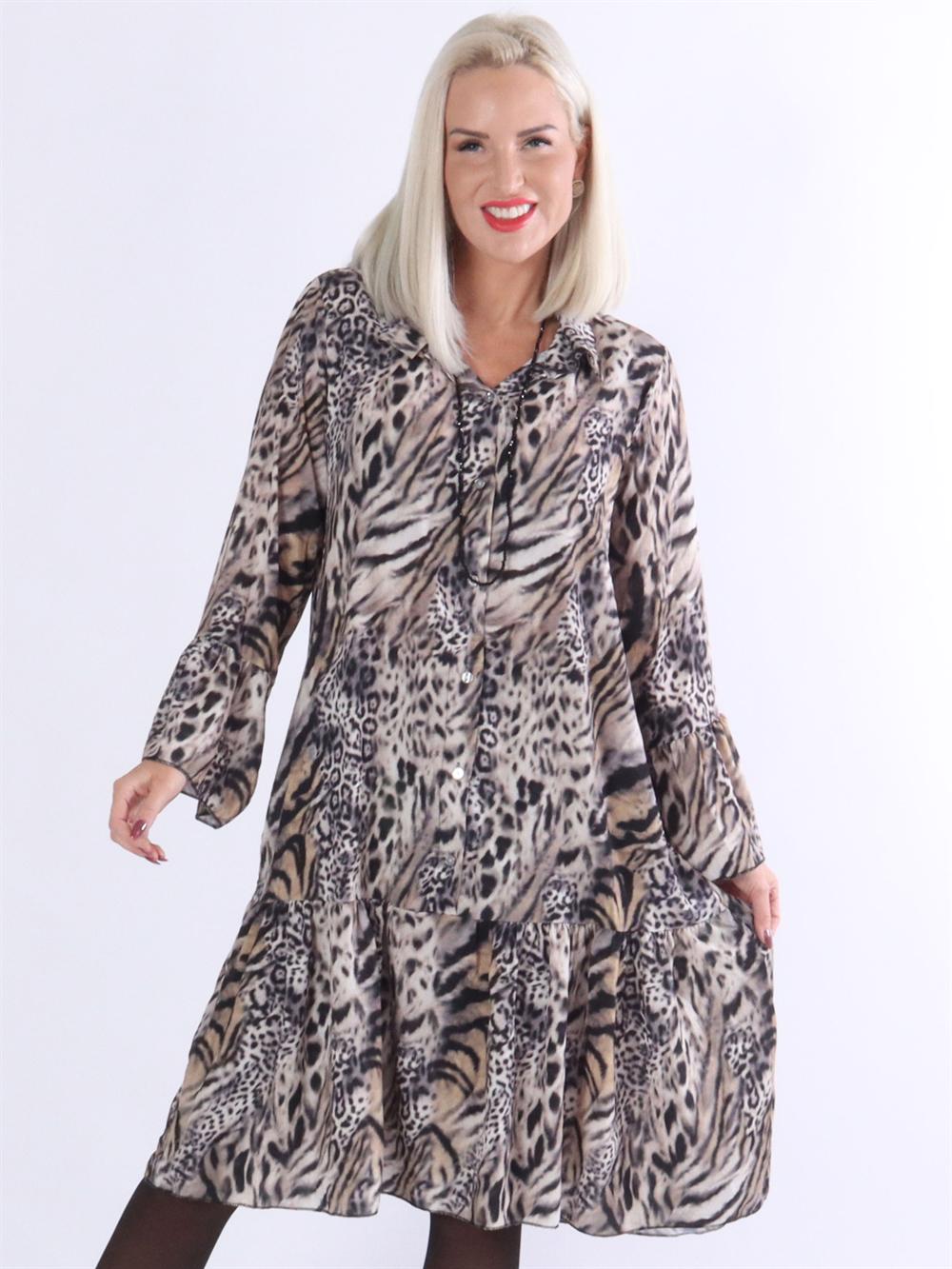 Nicolina - Kjole med flæsedetaljer